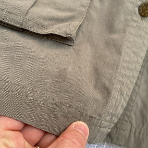 Cherokee Brand Traveler Gear olive green hiking vest. - Picture 9 of 12